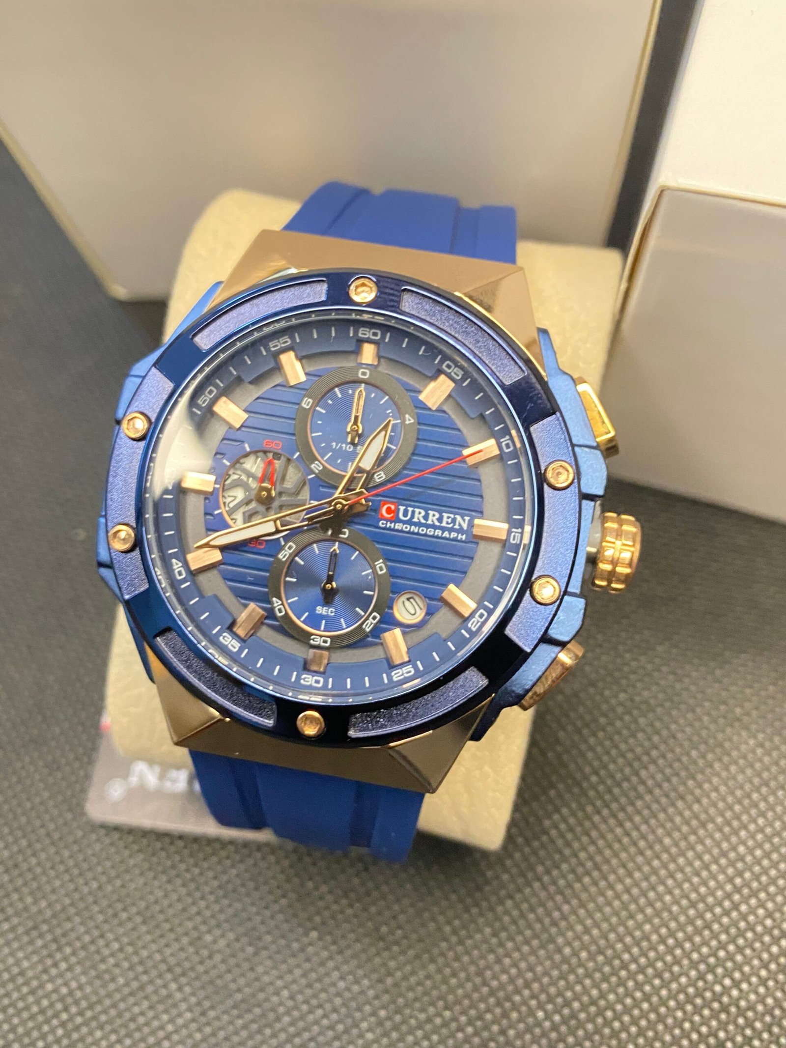 ساعة رجالية Curren 8462 براصلي سيليكون زرقاء بلكامل - الصورة 3