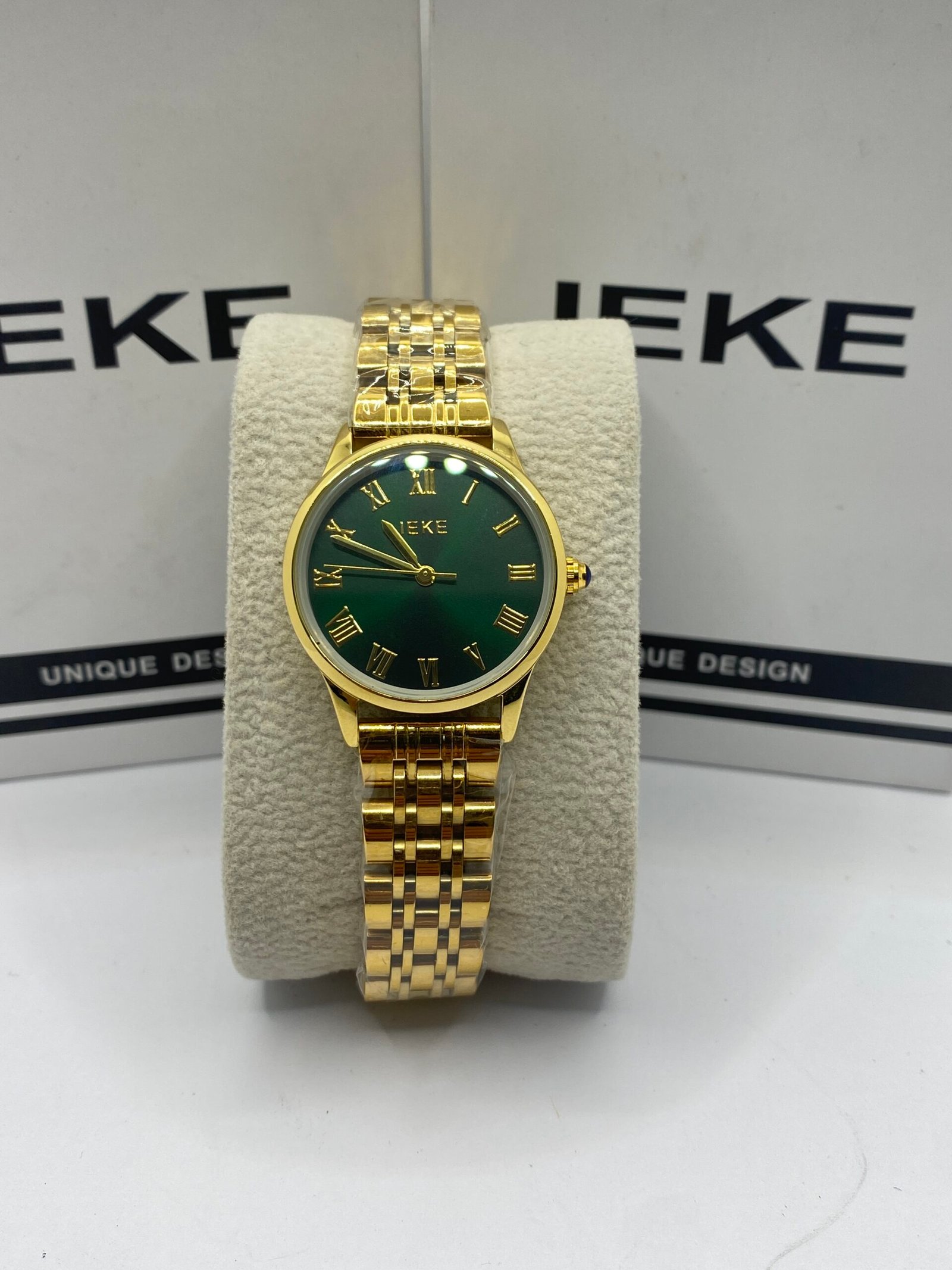ساعة نسائية IEKE 88131 براصلي ذهبي خلفية خضراء - الصورة 2