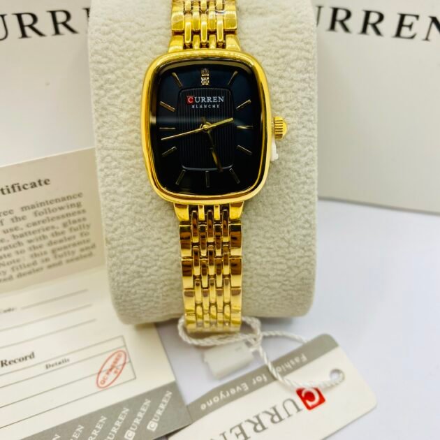 ساعة نسائية Curren 9093 براصلي ذهبي خلفية سوداء