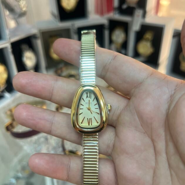 ساعة نسائية IEKE 88241 ذهبية بخلفية ذهبية