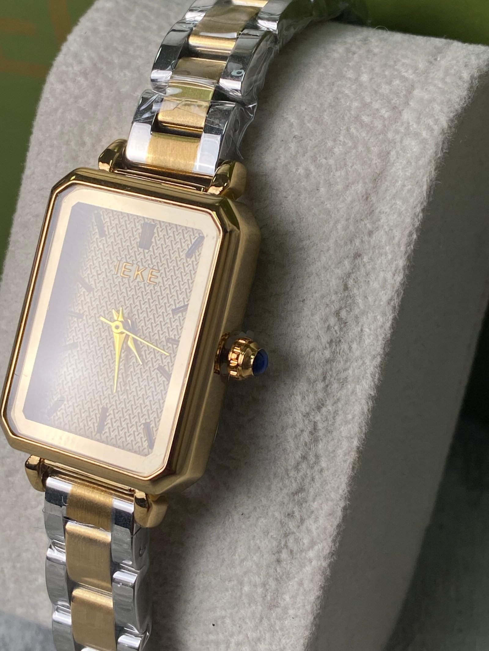 ساعة نسائية IEKE 708 براصلي ذهبي فضي بخلفية ذهبية - الصورة 6