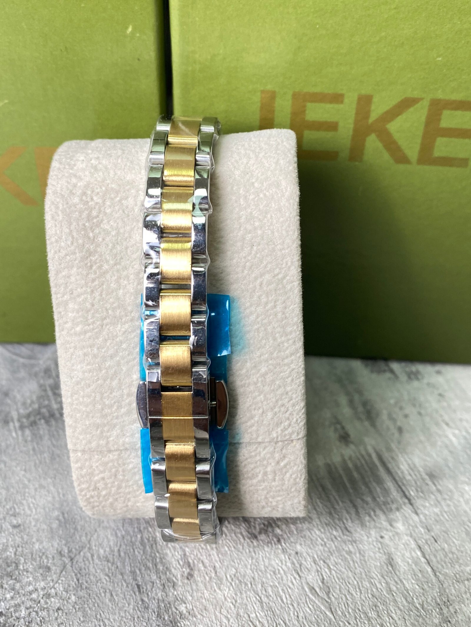 ساعة نسائية IEKE 708 براصلي ذهبي فضي بخلفية ذهبية - الصورة 2